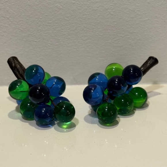 Vintage Pair of MCM Green & Blue Lucite Grape Clusters - Picture 1 of 6